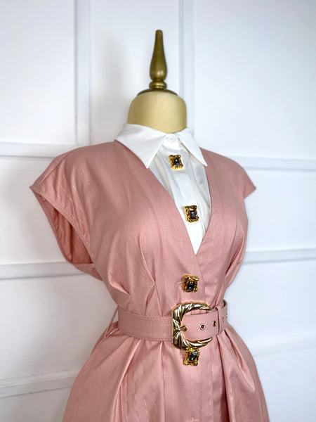 Vestido bicolor botones pedrería y cinto