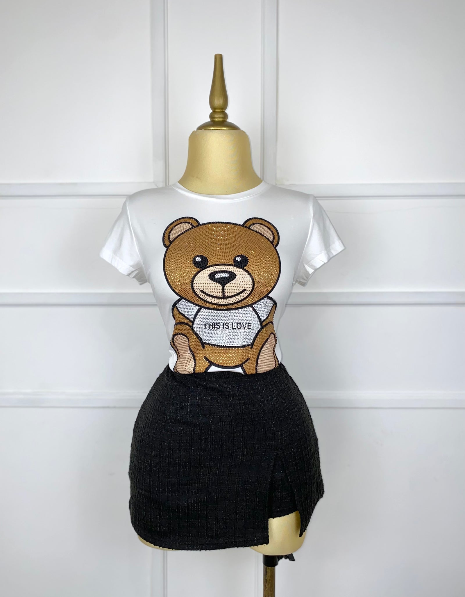 Blusa blanca con osito de pedrería