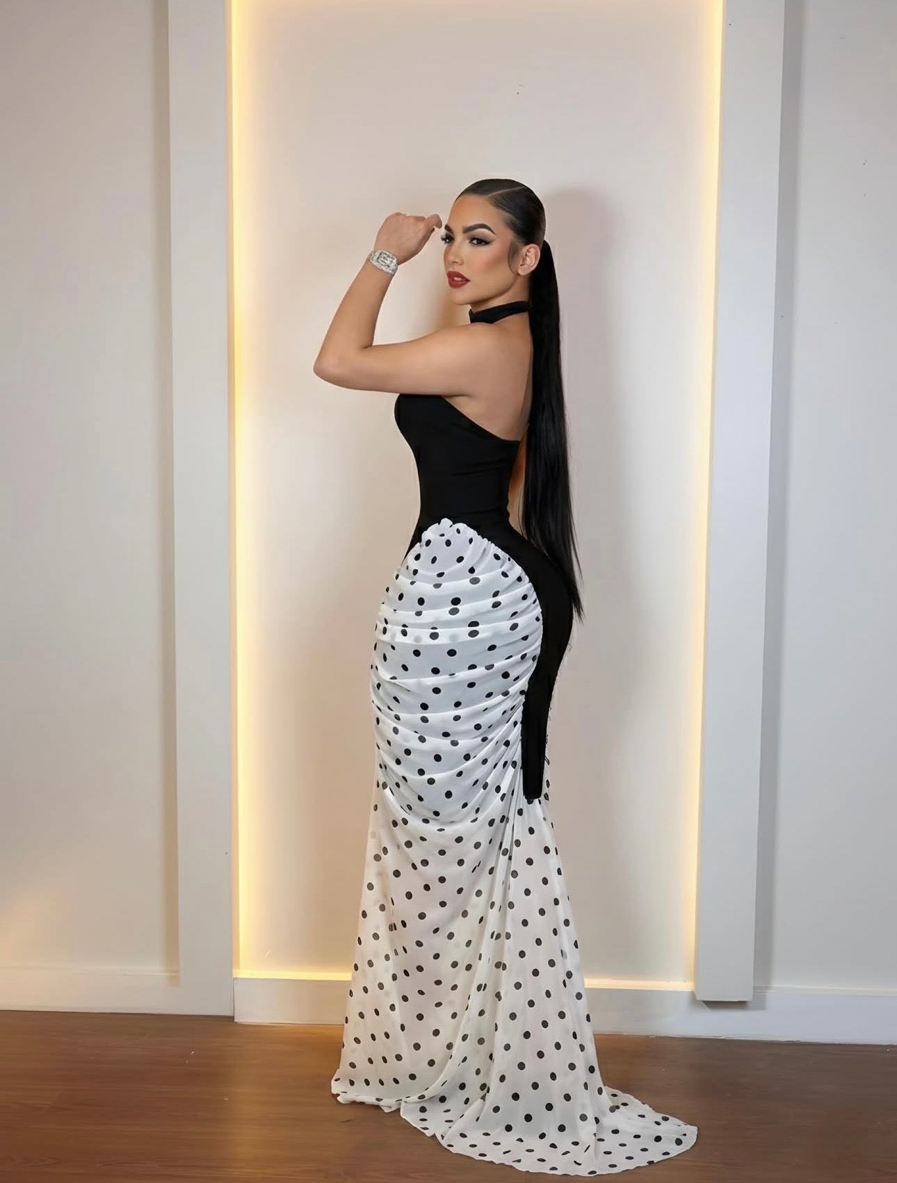 Vestido negro drapeado polka dots