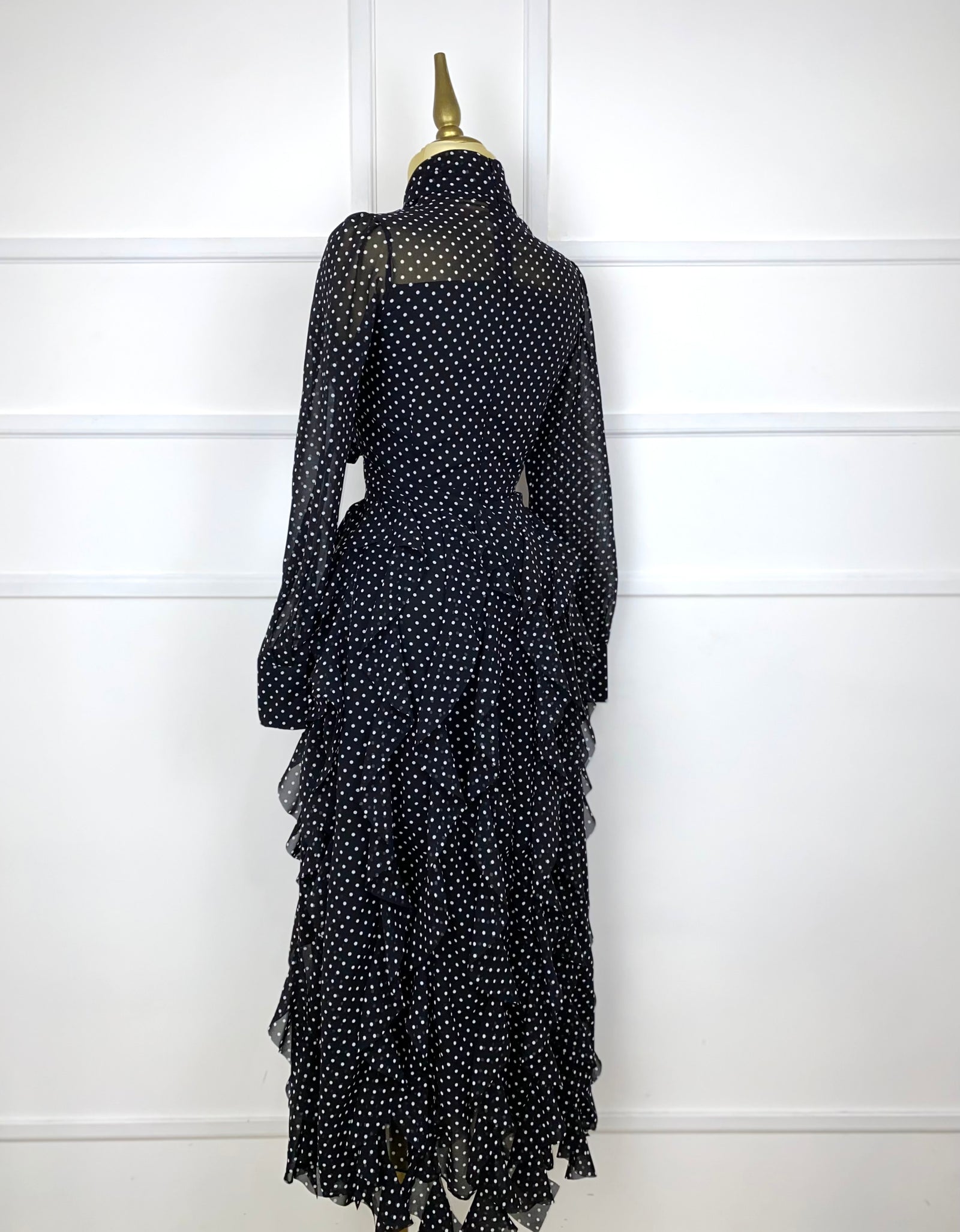 Vestido polka dots con olanes