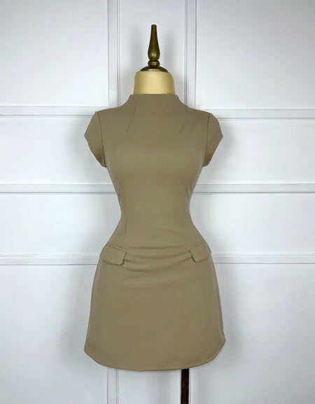 Vestido beige corto liso