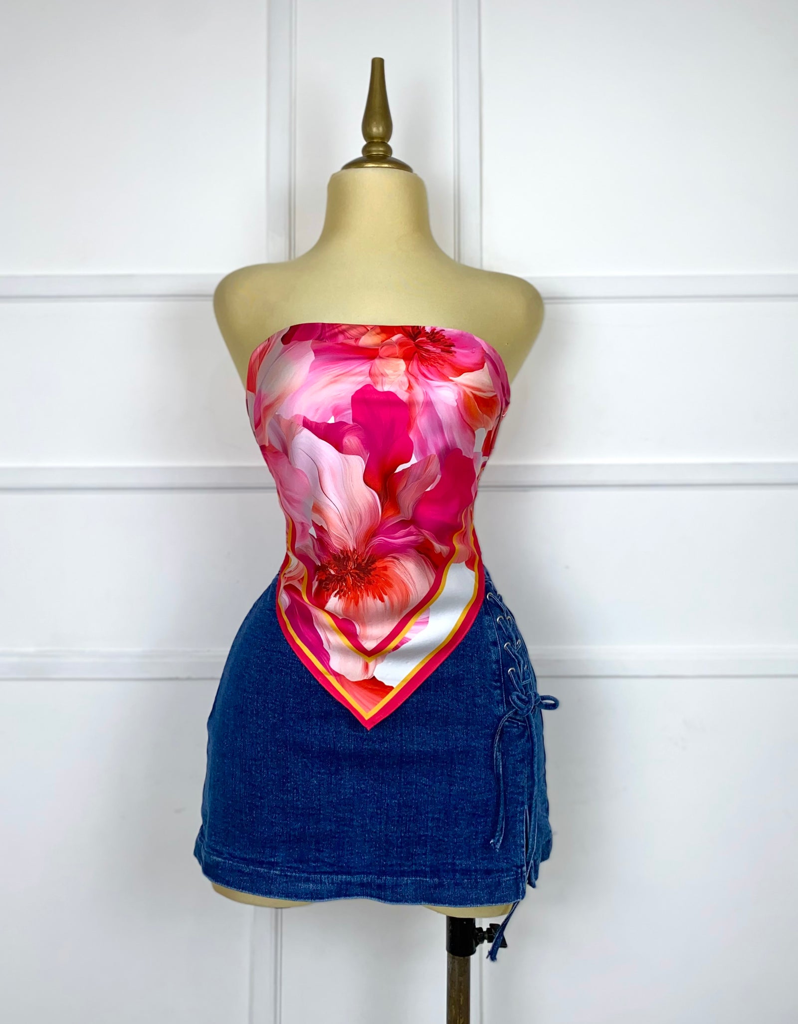 Blusa strapless estampada