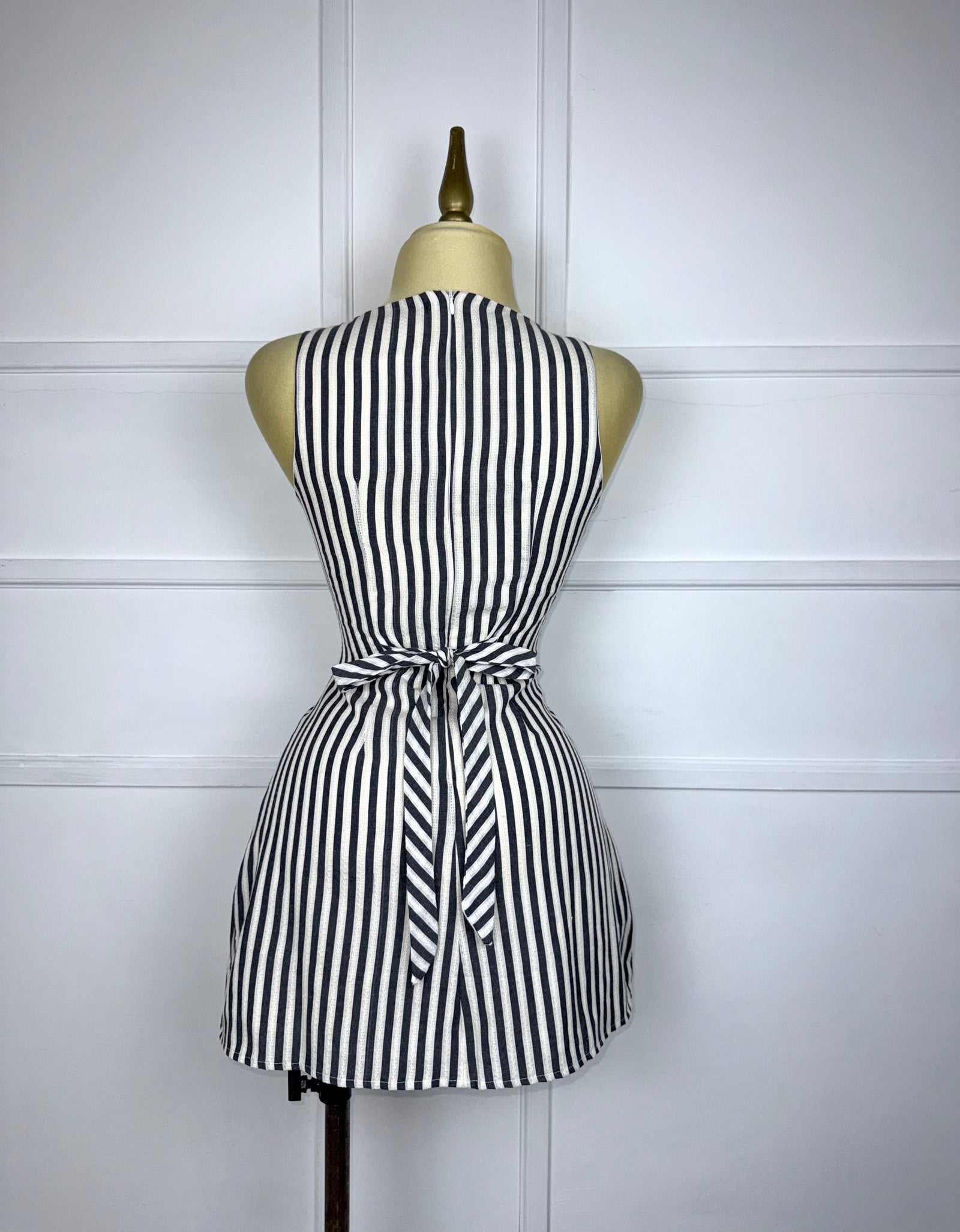 Vestido líneas gris con listones