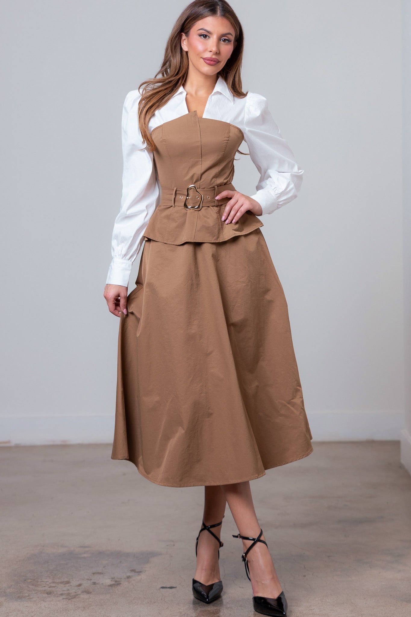 Vestido café midi con cinto