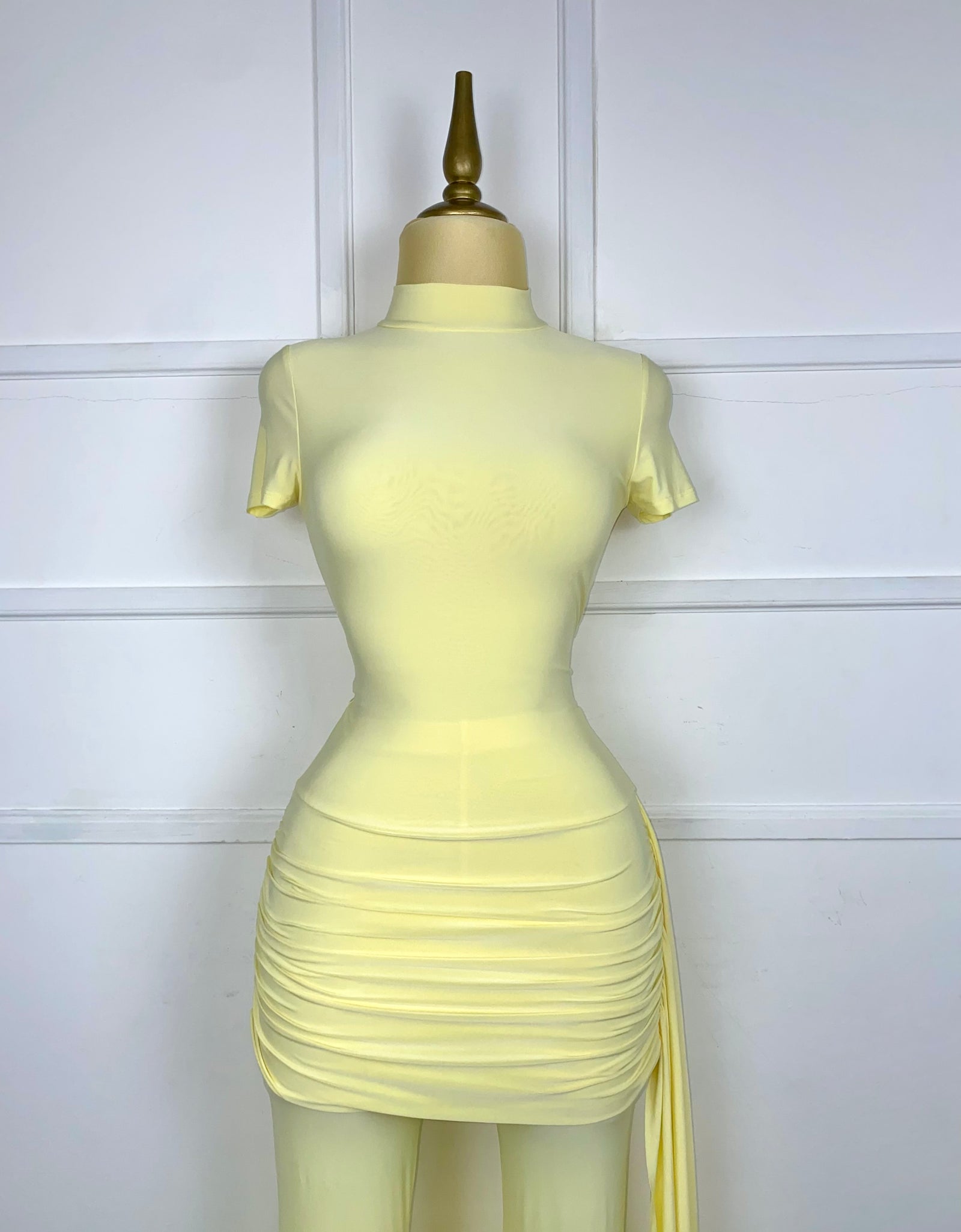Set amarillo de lycra