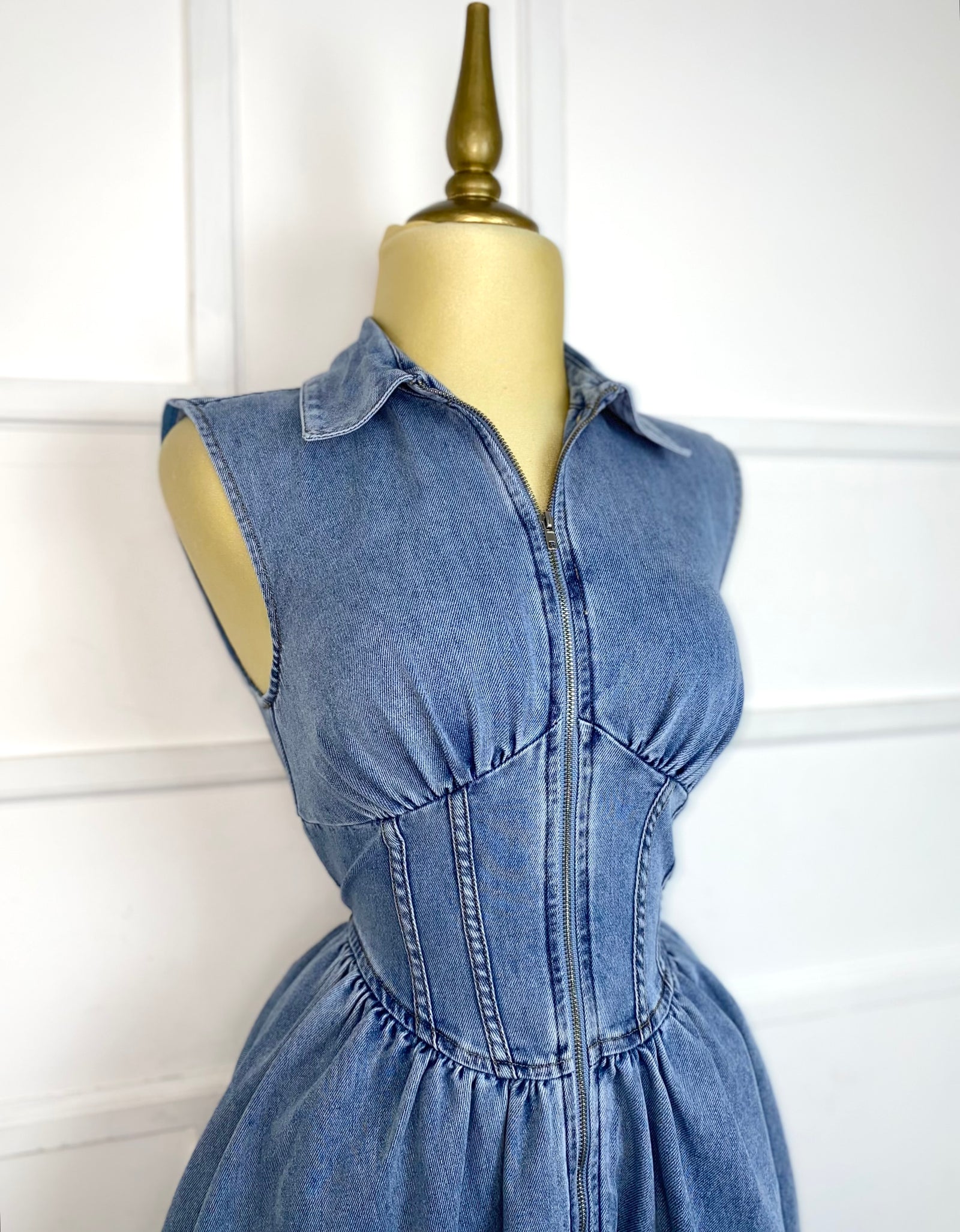 Vestido midi de mezclilla con cierre