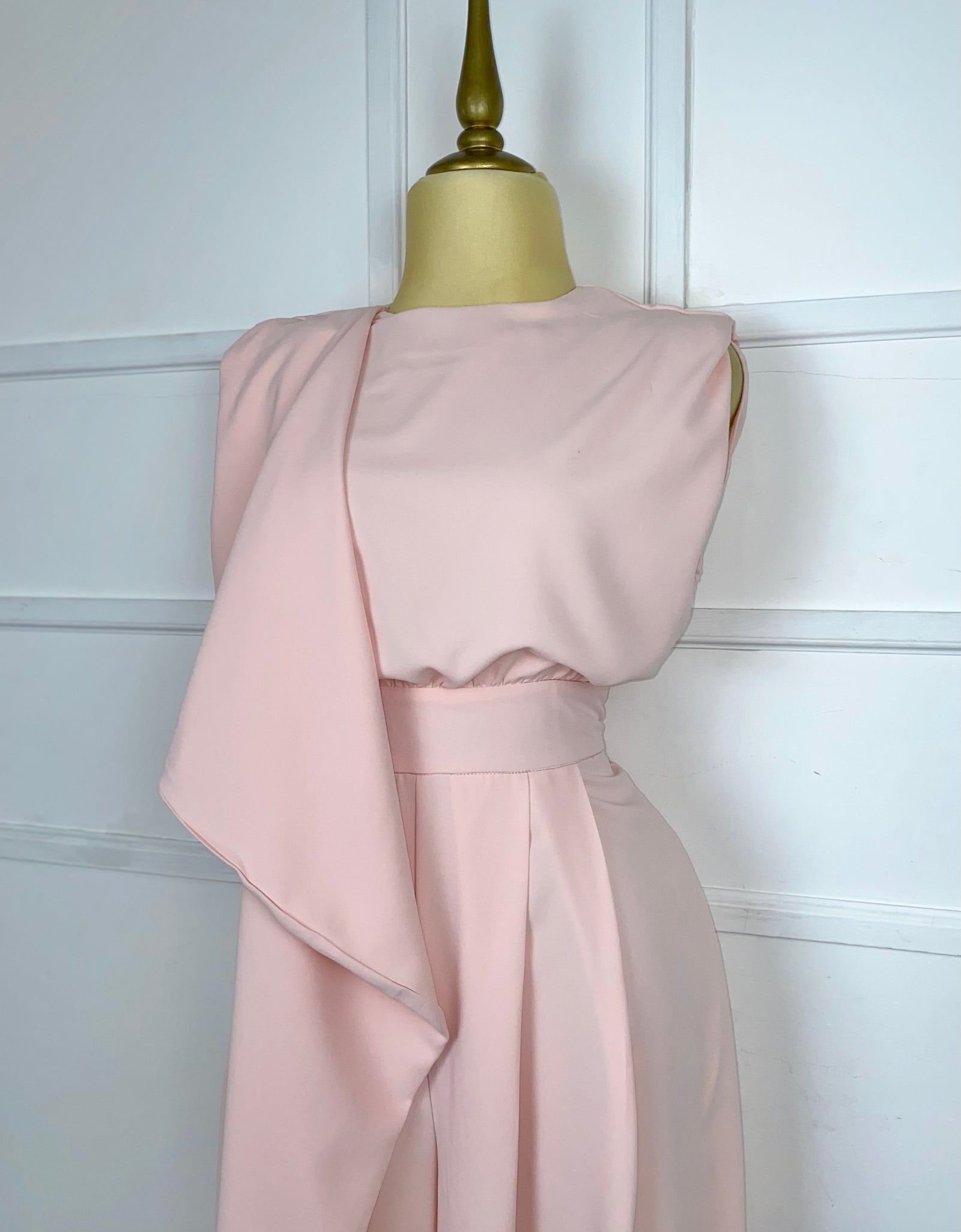 Palazzo rosa asimétrico