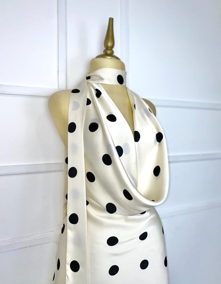 Vestido beige con lunares