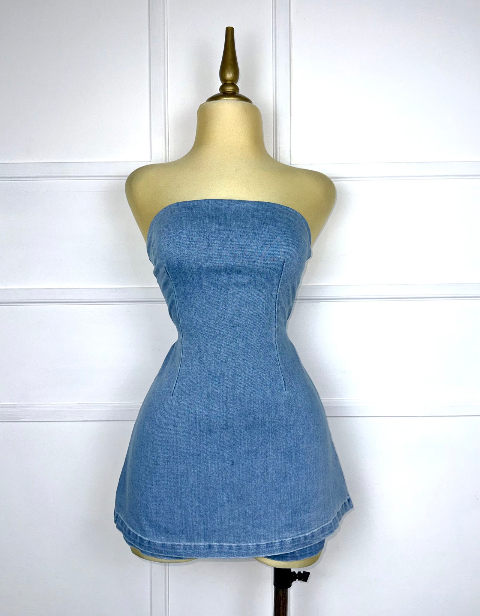 Jumper strapless mezclilla con cordones