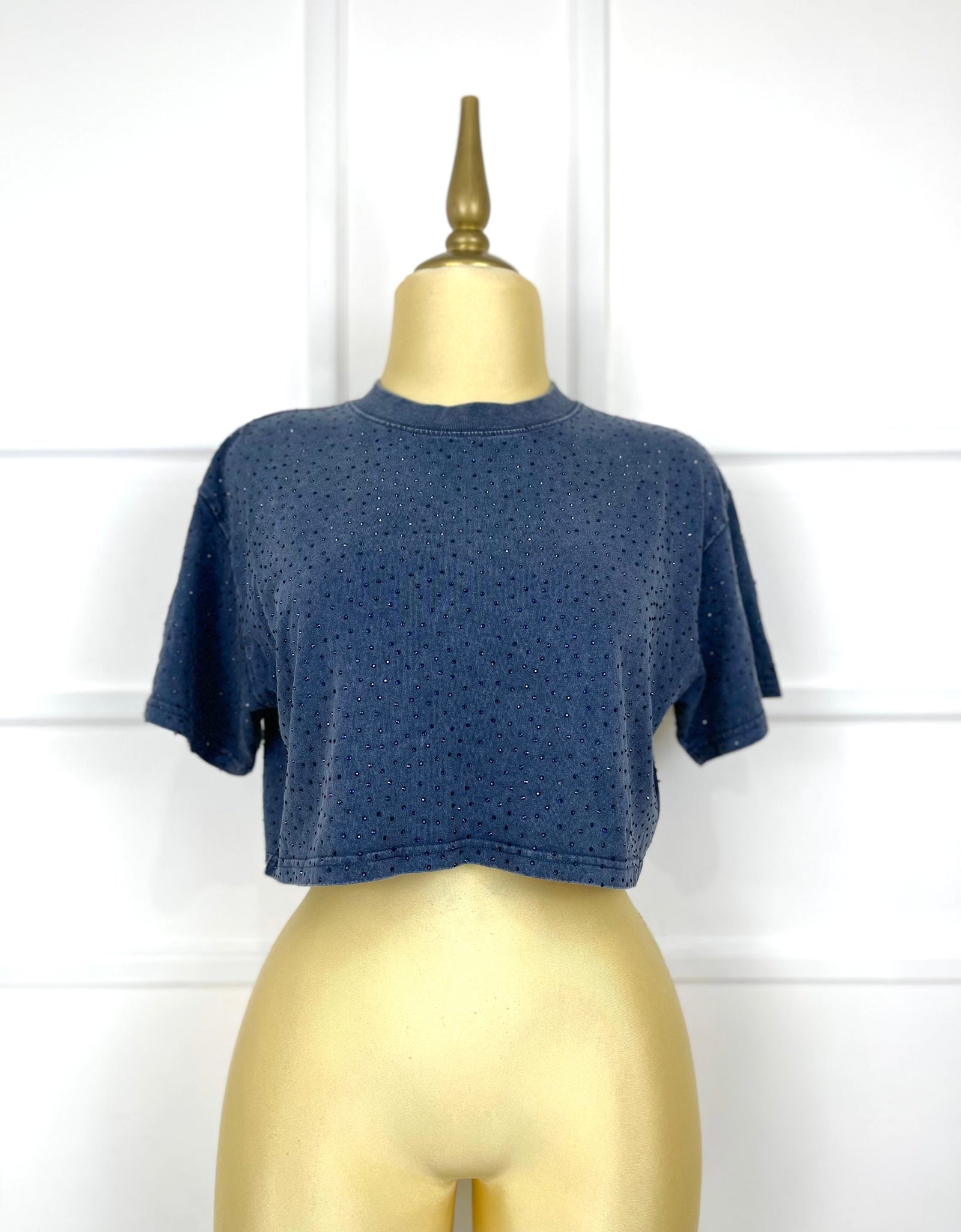 Blusa corta con pedrería (2 colores)