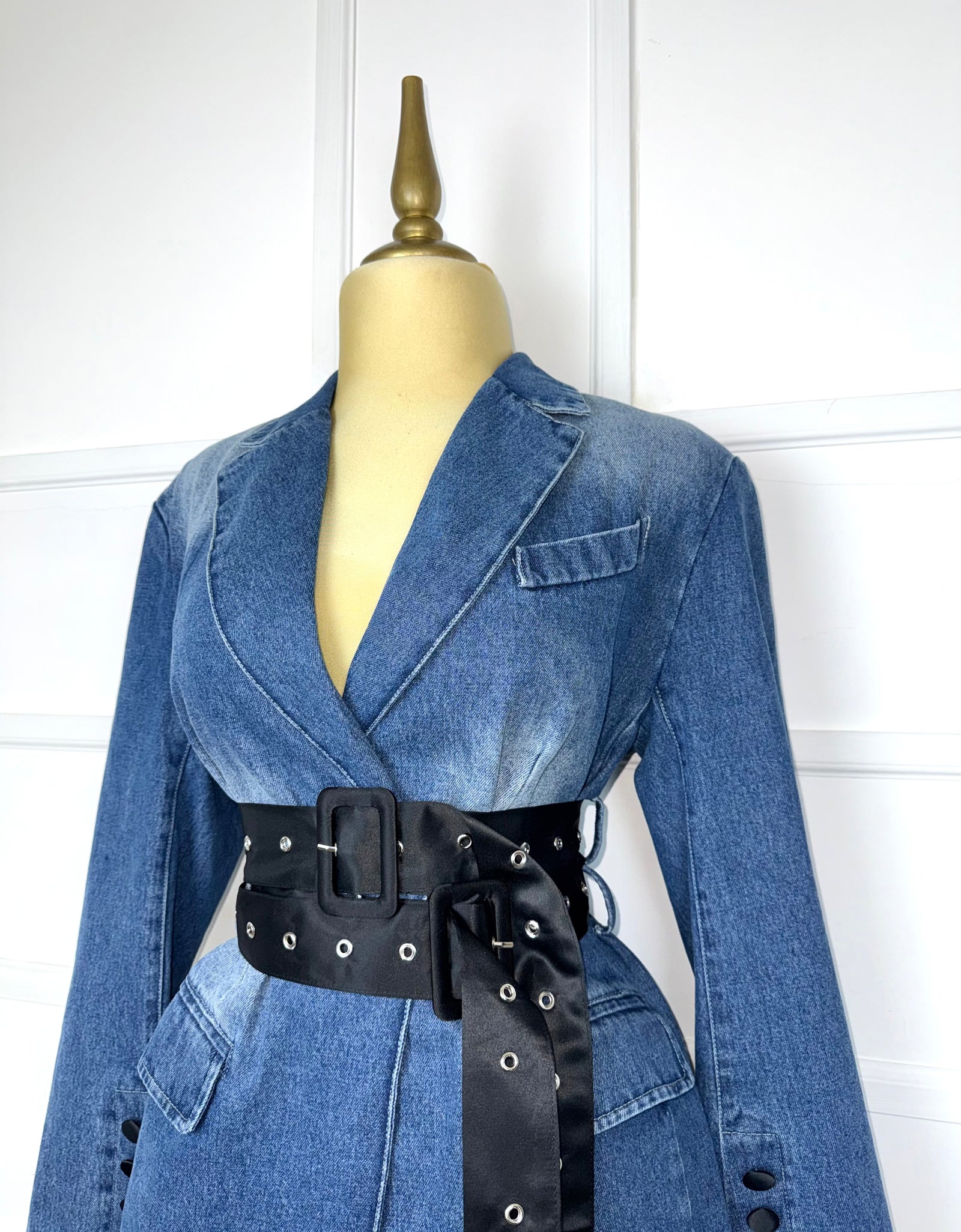 Blazer de mezclilla con cinto