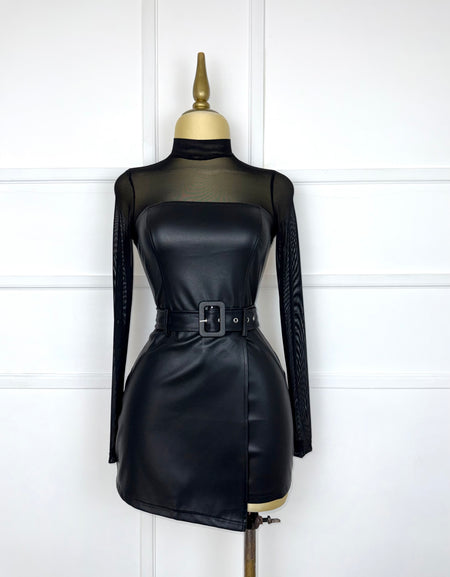 Jumper negro vinipiel con cinto