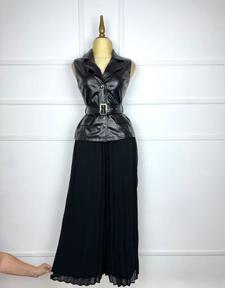 Set negro de vinipiel con plisado