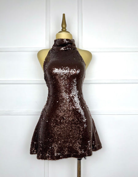 Vestido café halter de lentejuelas