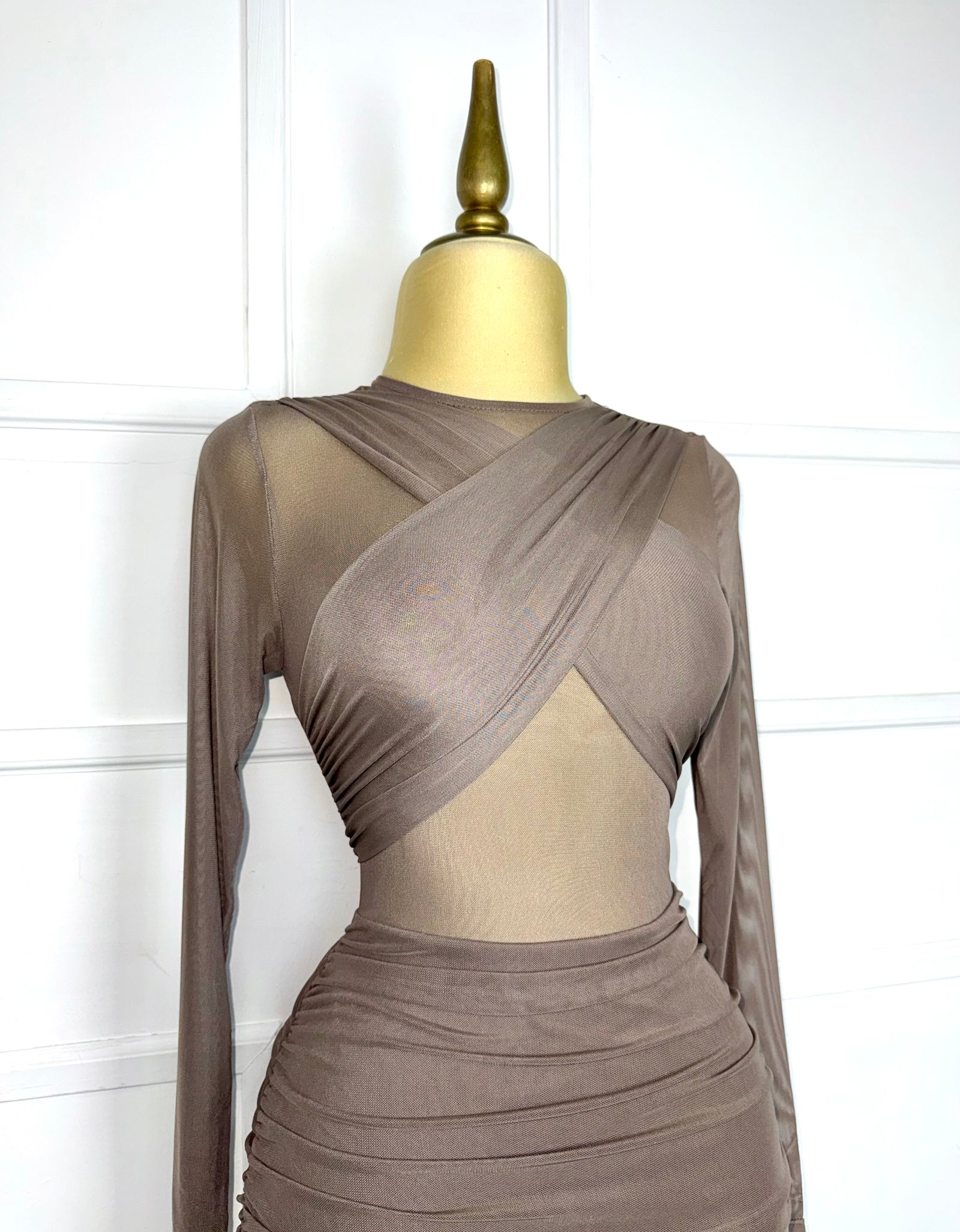 Vestido mesh midi con drapeado
