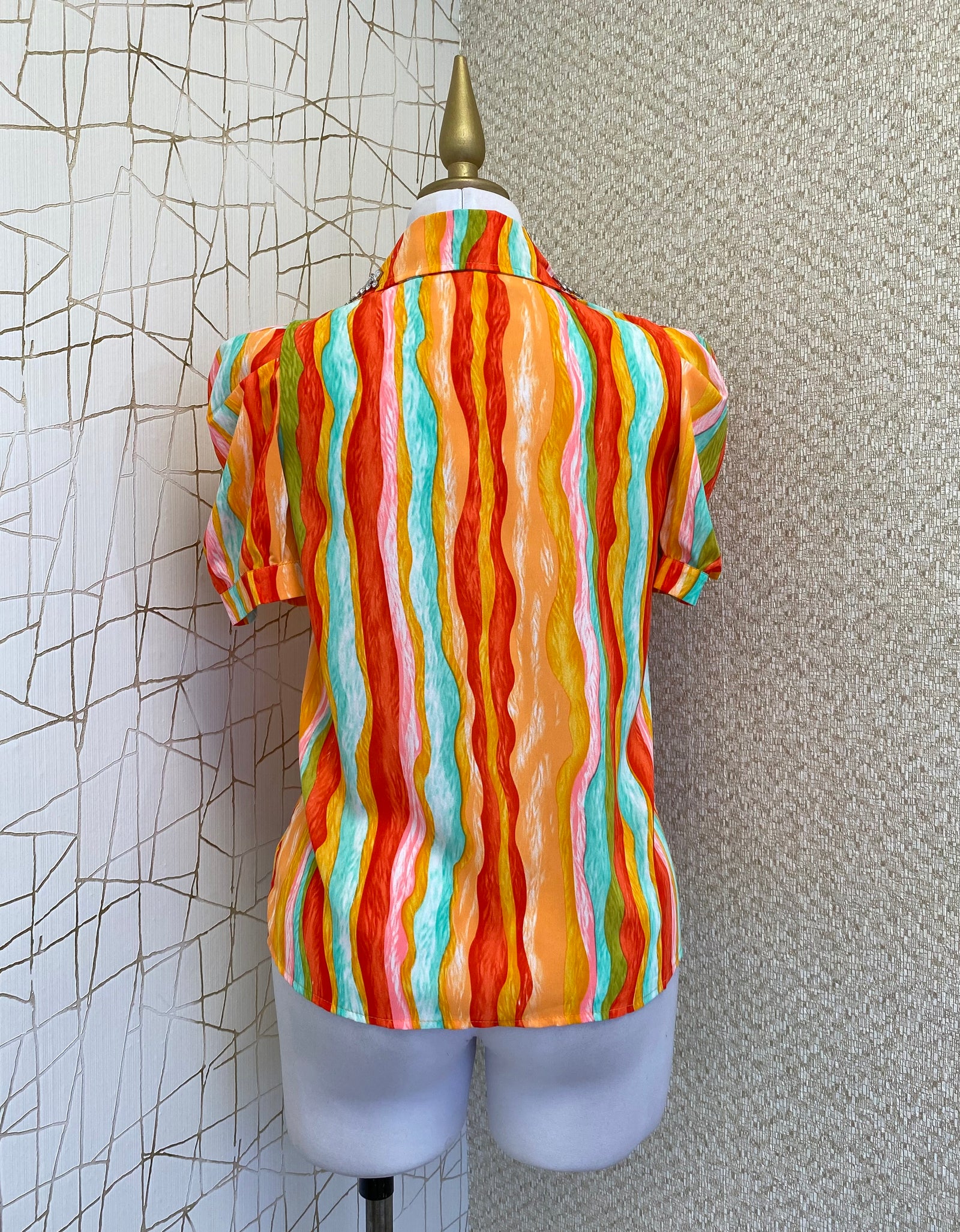 Camisa multicolor con pedrería